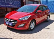 HYUNDAI I30 CW 1.6 MPi Business Life 2. Tulaj. Szervizkönyv! TEMPOMAT. PARKRADAR. ALUFELNI