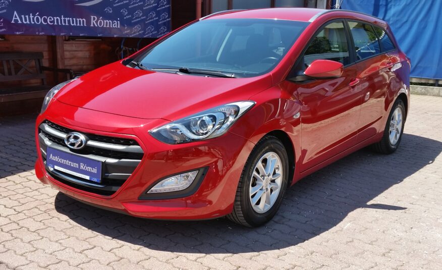 HYUNDAI I30 CW 1.6 MPi Business Life 2. Tulaj. Szervizkönyv! TEMPOMAT. PARKRADAR. ALUFELNI