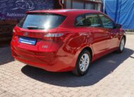 HYUNDAI I30 CW 1.6 MPi Business Life 2. Tulaj. Szervizkönyv! TEMPOMAT. PARKRADAR. ALUFELNI