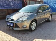 FORD FOCUS 1.6 SCTI Ecoboost Titanium 2. Tulaj. Szervizkönyv! TEMPOMAT. PARKRADAR. SZÉLVÉDŐFŰTÉS