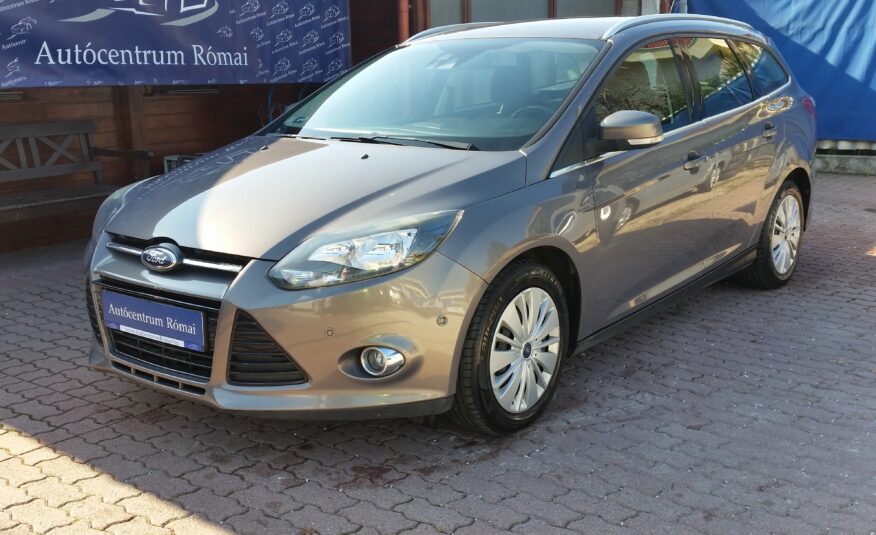 FORD FOCUS 1.6 SCTI Ecoboost Titanium 2. Tulaj. Szervizkönyv! TEMPOMAT. PARKRADAR. SZÉLVÉDŐFŰTÉS