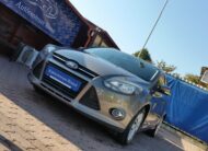 FORD FOCUS 1.6 SCTI Ecoboost Titanium 2. Tulaj. Szervizkönyv! TEMPOMAT. PARKRADAR. SZÉLVÉDŐFŰTÉS