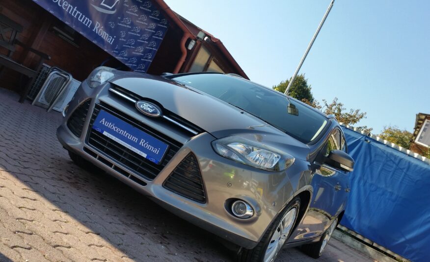 FORD FOCUS 1.6 SCTI Ecoboost Titanium 2. Tulaj. Szervizkönyv! TEMPOMAT. PARKRADAR. SZÉLVÉDŐFŰTÉS