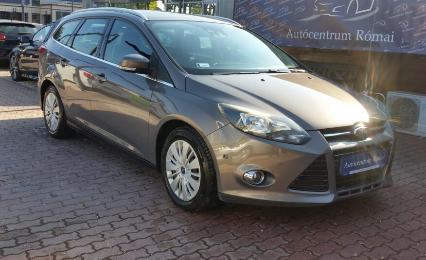 FORD FOCUS 1.6 SCTI Ecoboost Titanium 2. Tulaj. Szervizkönyv! TEMPOMAT. PARKRADAR. SZÉLVÉDŐFŰTÉS