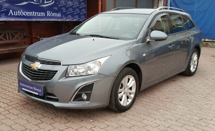 CHEVROLET CRUZE SW 1.8 LT Plus MO.-i. KLÍMA. TEMPOMAT. PARKRADAR. ALUFELNI