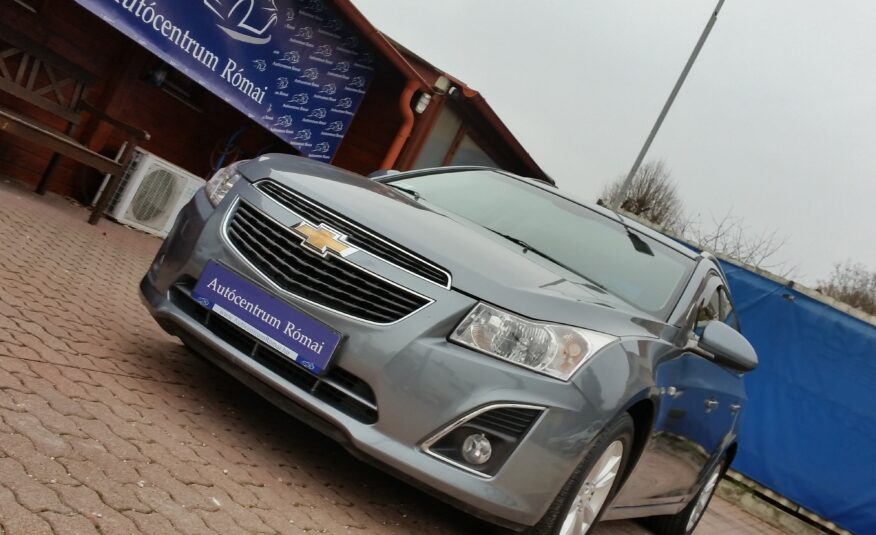 CHEVROLET CRUZE SW 1.8 LT Plus MO.-i. KLÍMA. TEMPOMAT. PARKRADAR. ALUFELNI