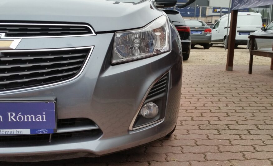 CHEVROLET CRUZE SW 1.8 LT Plus MO.-i. KLÍMA. TEMPOMAT. PARKRADAR. ALUFELNI