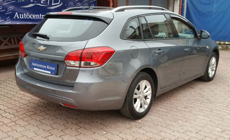 CHEVROLET CRUZE SW 1.8 LT Plus MO.-i. KLÍMA. TEMPOMAT. PARKRADAR. ALUFELNI