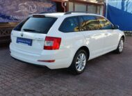 SKODA OCTAVIA Combi 1.4 TSI Style DSG MO.-i. 1. Tulaj. DIGIT KLÍMA. XENON. PARKRADAR. TEMPOMAT. ÜLÉSFŰTÉS