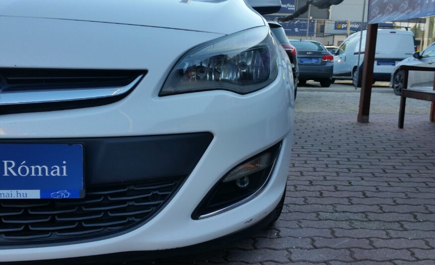 OPEL ASTRA J Sports Tourer 1.6 Enjoy MO.-i. 1. Tulaj. Szervizkönyv! KLÍMA. KÖDLÁMPA