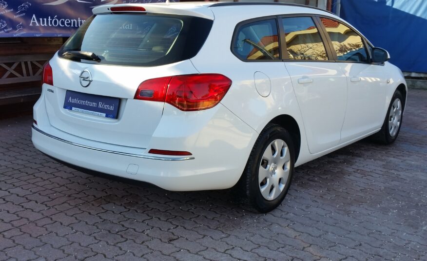 OPEL ASTRA J Sports Tourer 1.6 Enjoy MO.-i. 1. Tulaj. Szervizkönyv! KLÍMA. KÖDLÁMPA