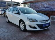 OPEL ASTRA J Sports Tourer 1.6 Enjoy MO.-i. 1. Tulaj. Szervizkönyv! KLÍMA. KÖDLÁMPA