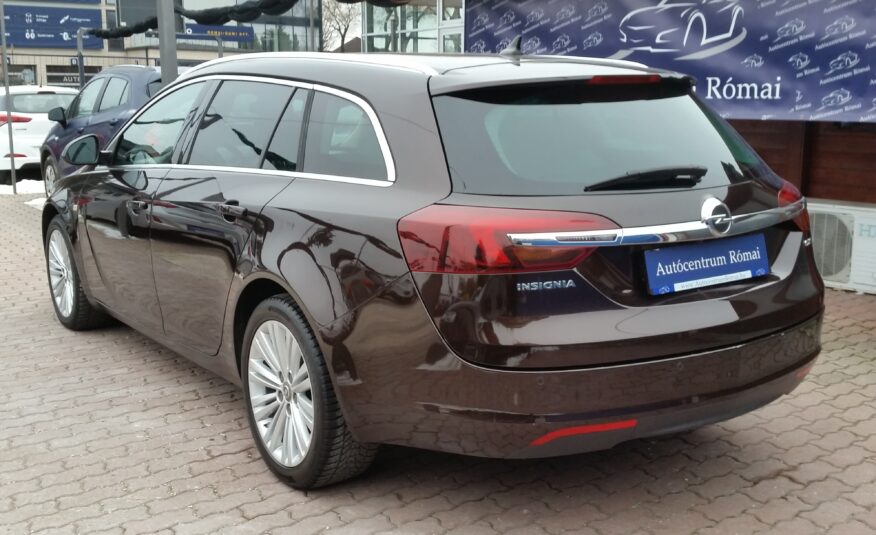 OPEL INSIGNIA Sports Tourer 1.6 CDTI EcoFlex Cosmo Start Stop MO.-i. 1. Tulaj. BŐRBELSŐ. TEMPOMAT. BOSE. XENON. NAVIGÁCIÓ