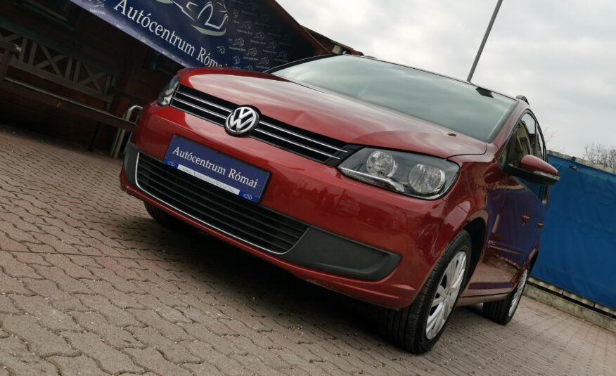 VOLKSWAGEN TOURAN 1.4 TSI Comfortline 1. Tulaj. KLÍMA. TEMPOMAT. PARKRADAR. ELEKTROMOS ABLAK