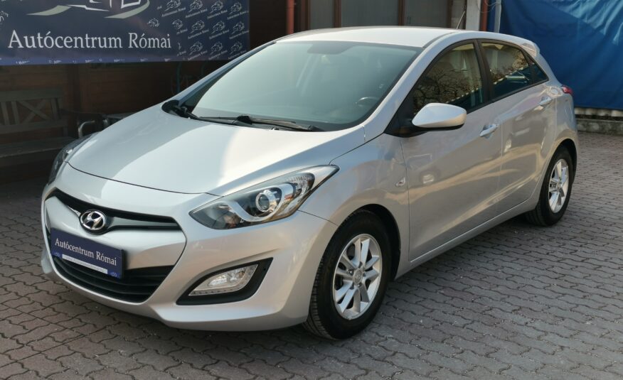 HYUNDAI I30 1.6 GDi Life 113.000km! Szervizkönyv! PARKRADAR. TEMPOMAT. ÜLÉSFŰTÉS. ALUFELNI