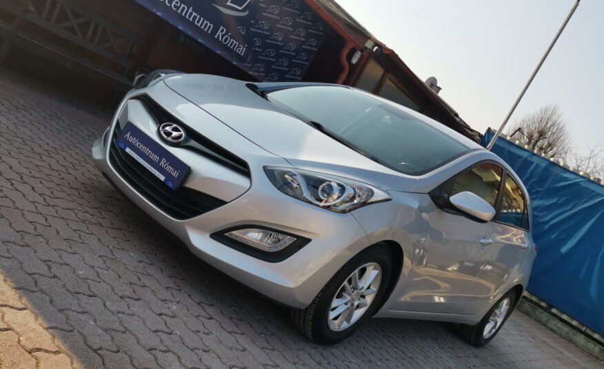 HYUNDAI I30 1.6 GDi Life 113.000km! Szervizkönyv! PARKRADAR. TEMPOMAT. ÜLÉSFŰTÉS. ALUFELNI