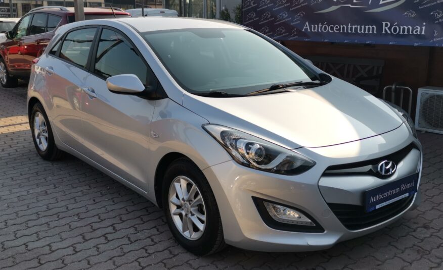 HYUNDAI I30 1.6 GDi Life 113.000km! Szervizkönyv! PARKRADAR. TEMPOMAT. ÜLÉSFŰTÉS. ALUFELNI