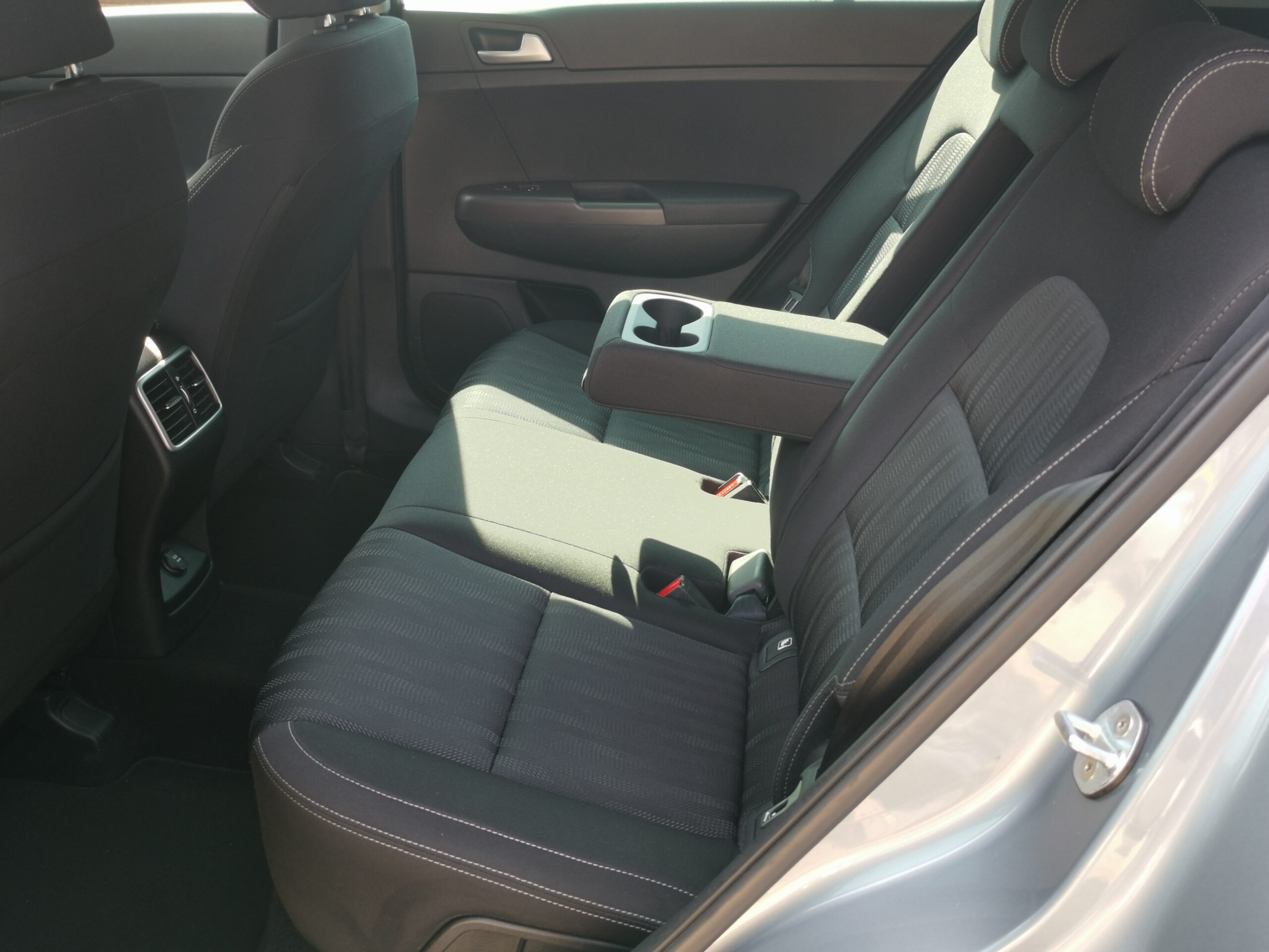 KIA SPORTAGE 1.6 CRDI HP Silver DCT MY21 MO.-i. 1. Tulaj. Autómata. ÁFÁ-s! TEMPOMAT. PARKRADAR. KAMERA