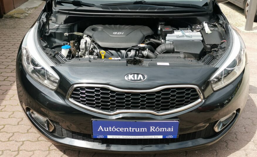 KIA CEE'D 1.6 GDI Jubileum 104.000km! 2. Tulaj. NAVIGÁCIÓ. FÉLBŐR BELSŐ. TEMPOMAT. KAMERA