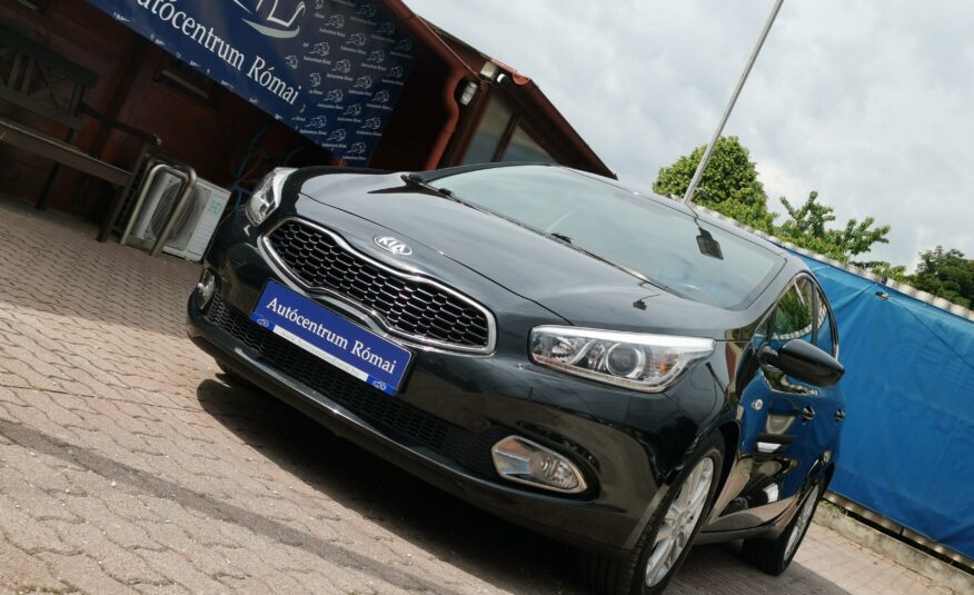 KIA CEE'D 1.6 GDI Jubileum 104.000km! 2. Tulaj. NAVIGÁCIÓ. FÉLBŐR BELSŐ. TEMPOMAT. KAMERA