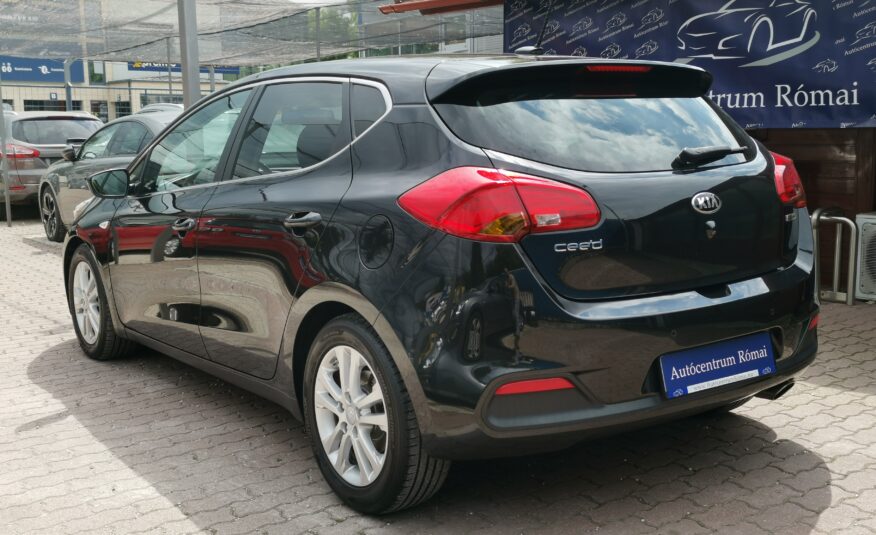KIA CEE'D 1.6 GDI Jubileum 104.000km! 2. Tulaj. NAVIGÁCIÓ. FÉLBŐR BELSŐ. TEMPOMAT. KAMERA