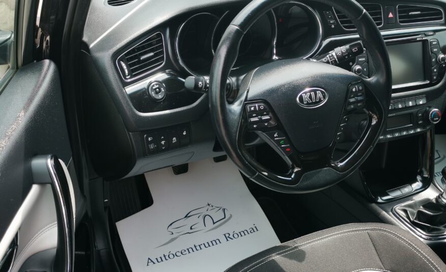 KIA CEE'D 1.6 GDI Jubileum 104.000km! 2. Tulaj. NAVIGÁCIÓ. FÉLBŐR BELSŐ. TEMPOMAT. KAMERA