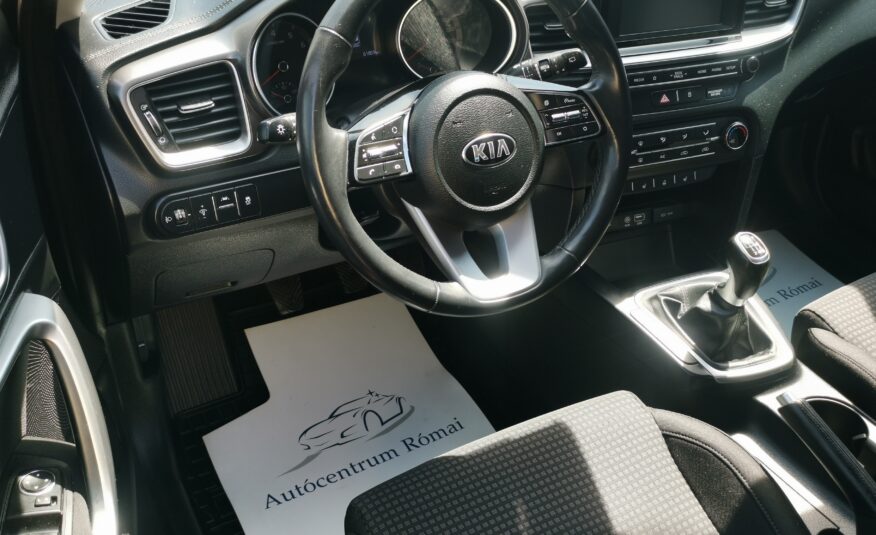 KIA CEE'D Ceed 1.4 MPI Bronze 61.000km! 1. Tulaj! Szervizkönyv! KAMERA. ÜLÉSFŰTÉS. TAMPOMAT. ALUFELNI