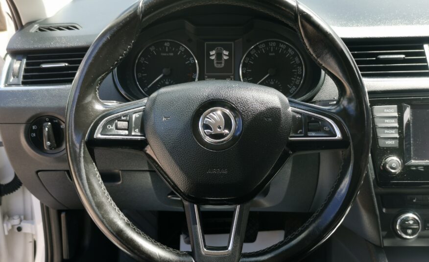 SKODA OCTAVIA Combi 1.4 TSI Style Mo.-i. 1. Tulaj. TEMPOMAT. PARKRADAR. ÜLÉSFŰTÉS. ALUFELNI