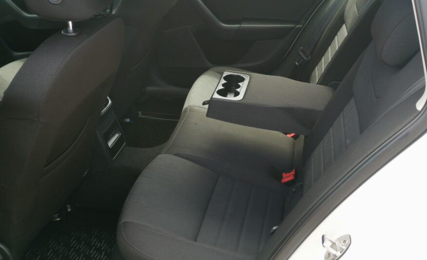 SKODA OCTAVIA Combi 1.4 TSI Style Mo.-i. 1. Tulaj. TEMPOMAT. PARKRADAR. ÜLÉSFŰTÉS. ALUFELNI