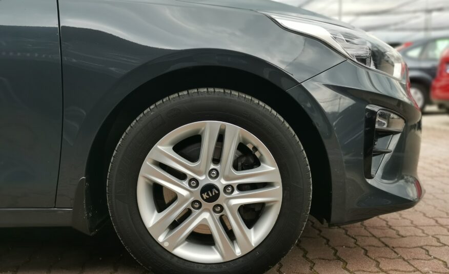 KIA CEE'D Ceed 1.6 CRDi HP Gold MO.-i. 1. Tulaj. Áfás! Szervizkönyv! TEMPOMAT. KAMERA. ÜLÉSFŰTÉS
