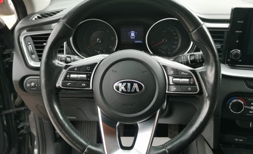 KIA CEE'D Ceed 1.6 CRDi HP Gold MO.-i. 1. Tulaj. Áfás! Szervizkönyv! TEMPOMAT. KAMERA. ÜLÉSFŰTÉS