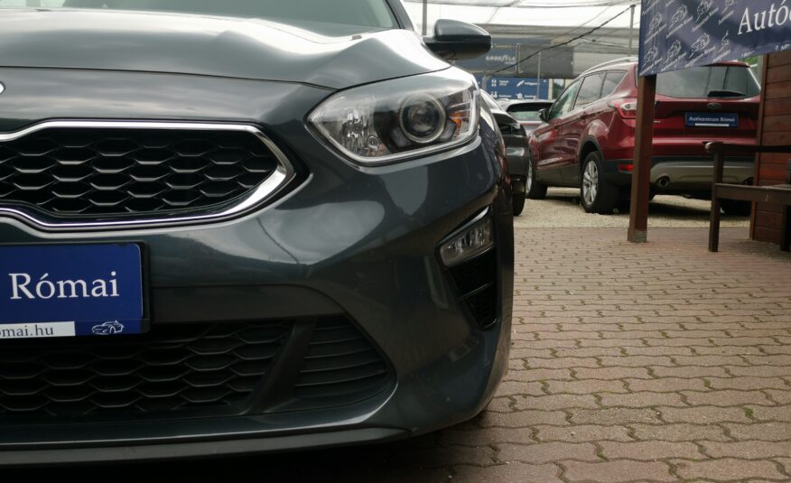 KIA CEE'D Ceed 1.6 CRDi HP Gold MO.-i. 1. Tulaj. Áfás! Szervizkönyv! TEMPOMAT. KAMERA. ÜLÉSFŰTÉS