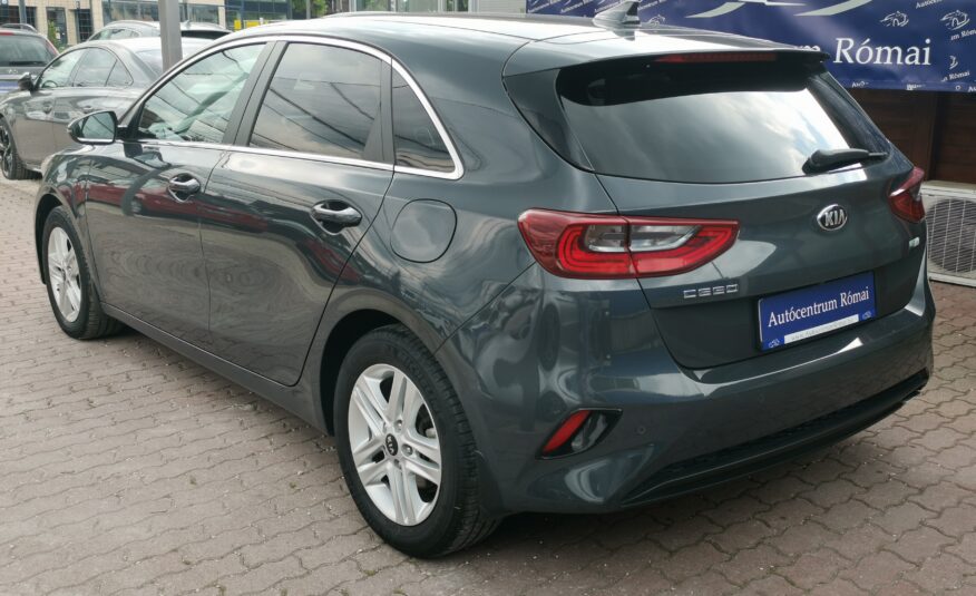 KIA CEE'D Ceed 1.6 CRDi HP Gold MO.-i. 1. Tulaj. Áfás! Szervizkönyv! TEMPOMAT. KAMERA. ÜLÉSFŰTÉS
