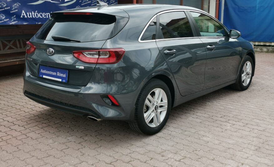KIA CEE'D Ceed 1.6 CRDi HP Gold MO.-i. 1. Tulaj. Áfás! Szervizkönyv! TEMPOMAT. KAMERA. ÜLÉSFŰTÉS