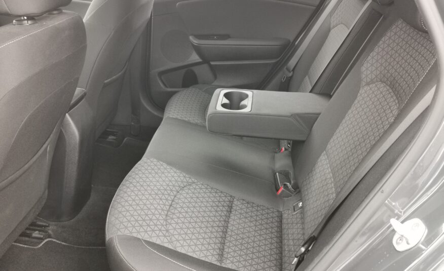 KIA CEE'D Ceed 1.6 CRDi HP Gold MO.-i. 1. Tulaj. Áfás! Szervizkönyv! TEMPOMAT. KAMERA. ÜLÉSFŰTÉS
