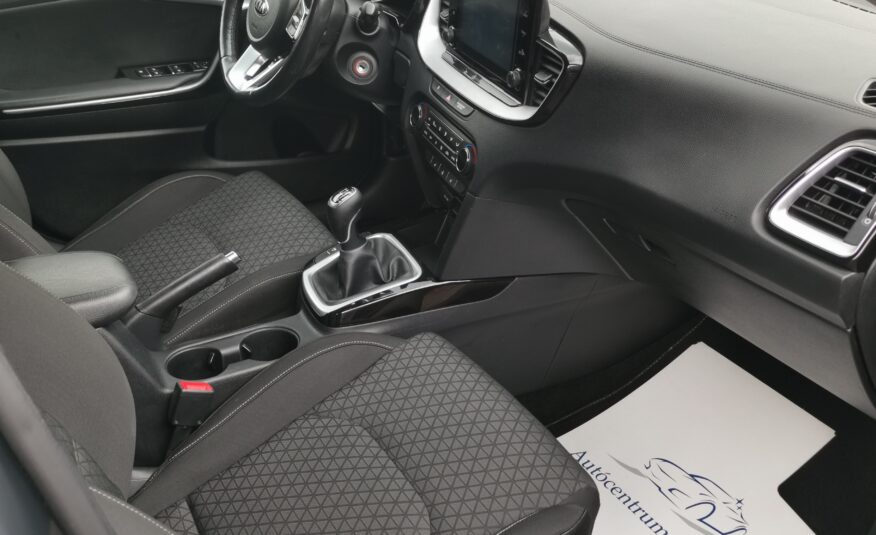KIA CEE'D Ceed 1.6 CRDi HP Gold MO.-i. 1. Tulaj. Áfás! Szervizkönyv! TEMPOMAT. KAMERA. ÜLÉSFŰTÉS