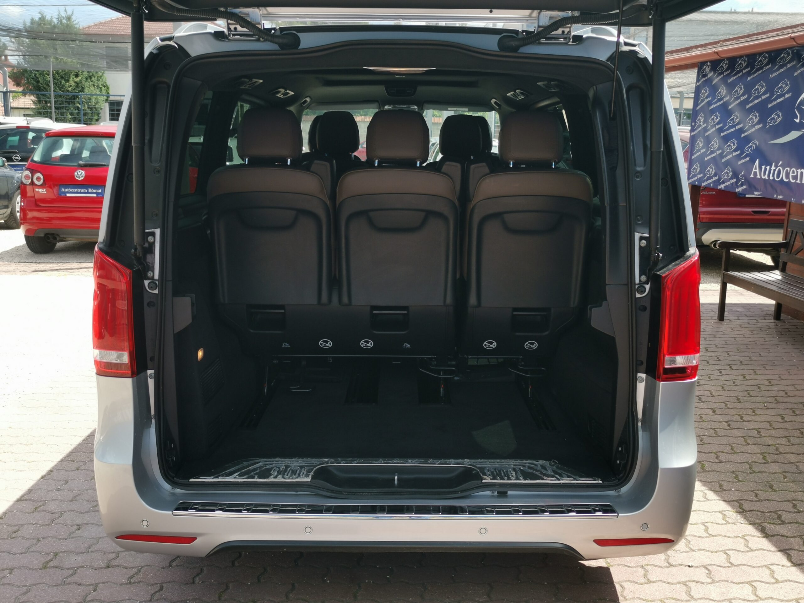MERCEDES-BENZ V-OSZTÁLY V 300 BlueTec d Exclusive L (Automata) 4×4 (7 személyes ) 67.000km! 2. Tulaj! AMG LINE. BŐR. NAVIGÁCIÓ. PANORÁMA