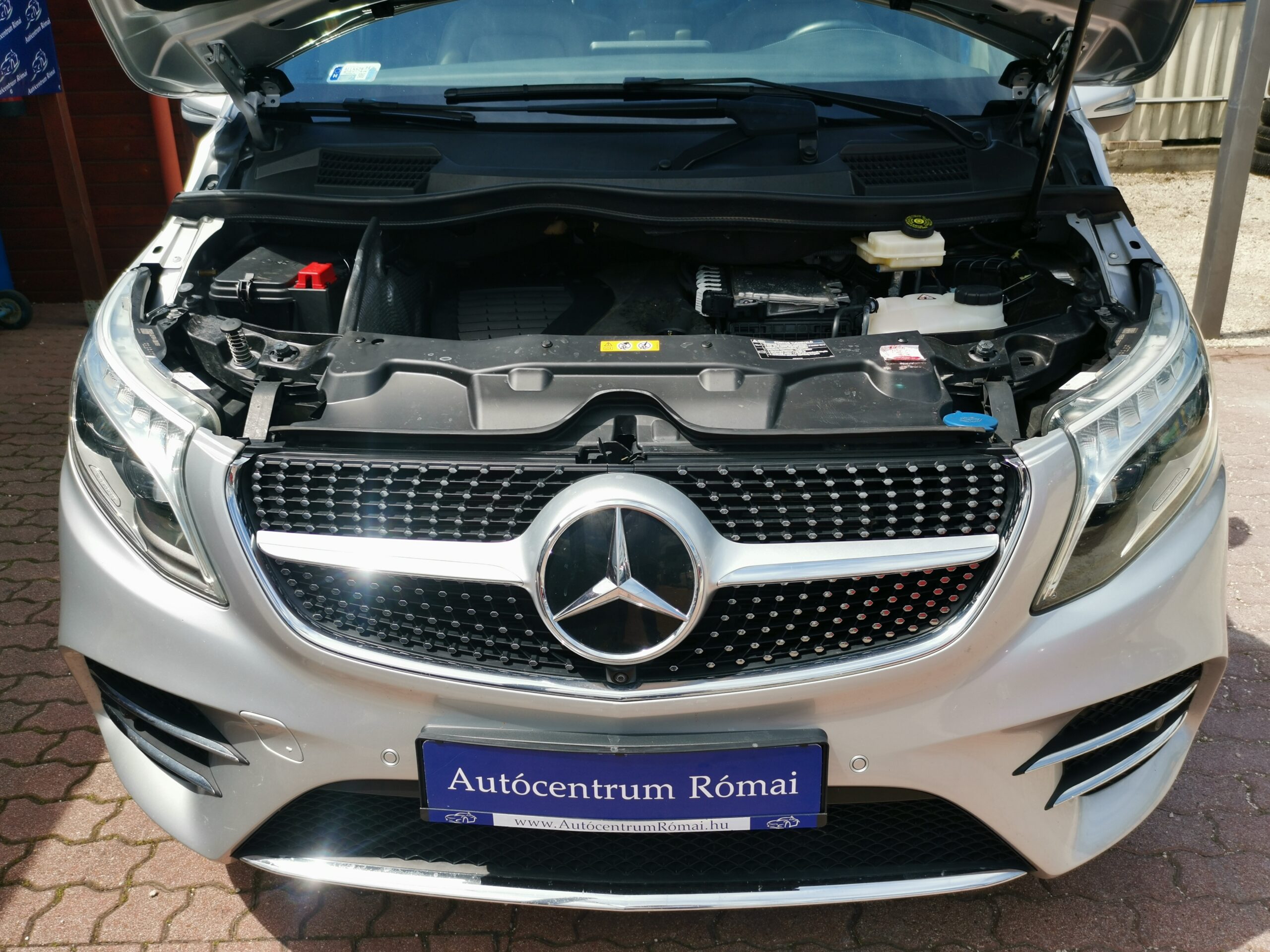 MERCEDES-BENZ V-OSZTÁLY V 300 BlueTec d Exclusive L (Automata) 4×4 (7 személyes ) 67.000km! 2. Tulaj! AMG LINE. BŐR. NAVIGÁCIÓ. PANORÁMA