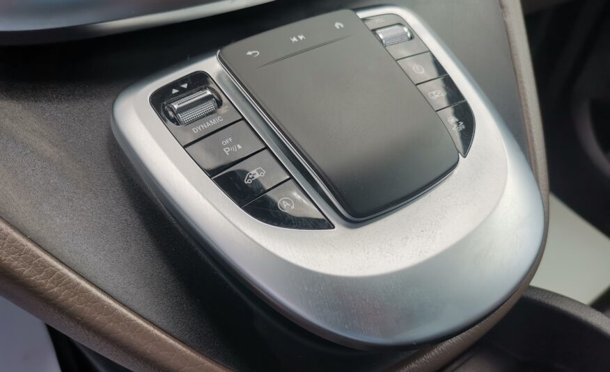 MERCEDES-BENZ V-OSZTÁLY V 300 BlueTec d Exclusive L (Automata) 4×4 (7 személyes ) 67.000km! 2. Tulaj! AMG LINE. BŐR. NAVIGÁCIÓ. PANORÁMA