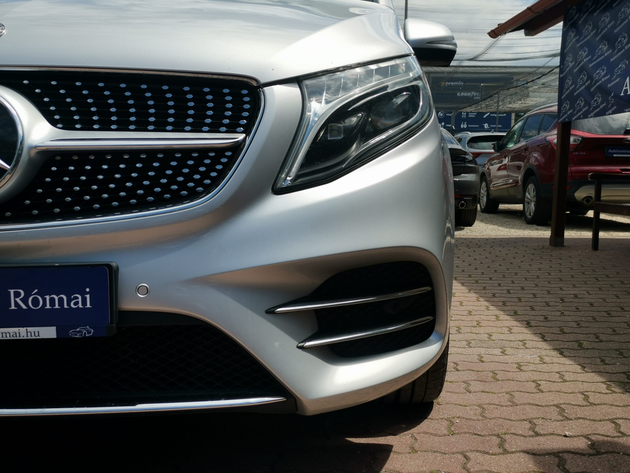 MERCEDES-BENZ V-OSZTÁLY V 300 BlueTec d Exclusive L (Automata) 4×4 (7 személyes ) 67.000km! 2. Tulaj! AMG LINE. BŐR. NAVIGÁCIÓ. PANORÁMA