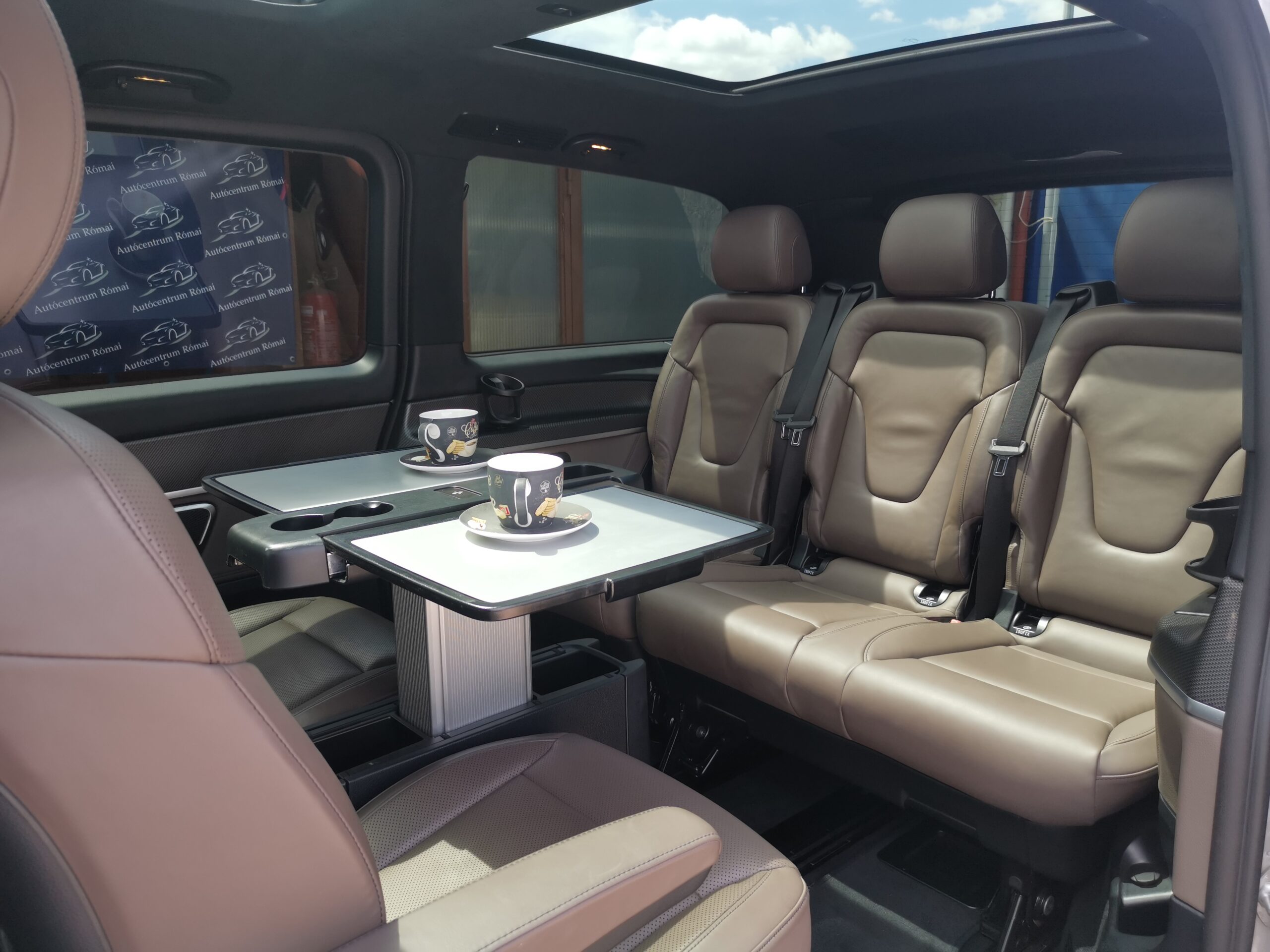 MERCEDES-BENZ V-OSZTÁLY V 300 BlueTec d Exclusive L (Automata) 4×4 (7 személyes ) 67.000km! 2. Tulaj! AMG LINE. BŐR. NAVIGÁCIÓ. PANORÁMA