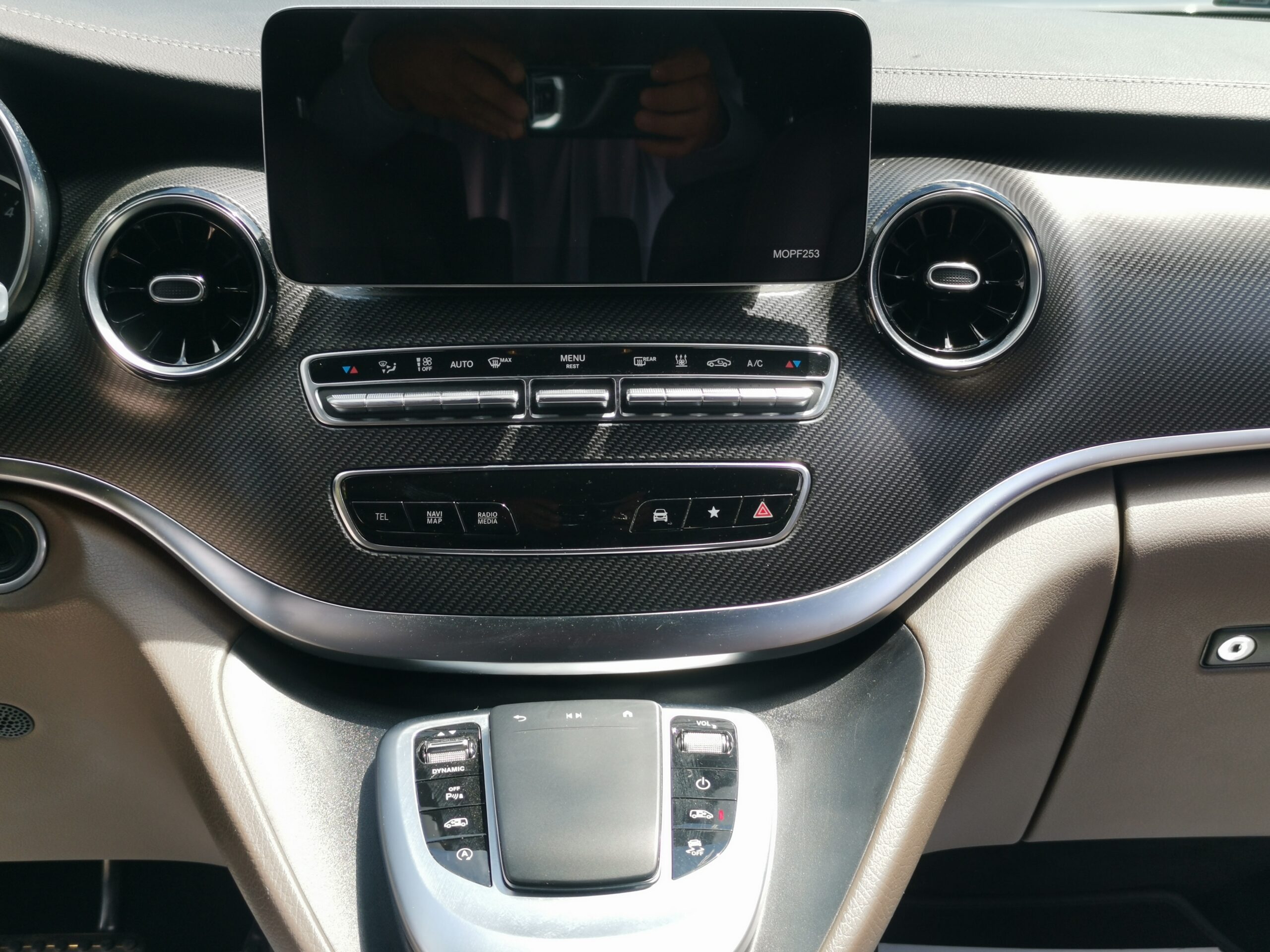 MERCEDES-BENZ V-OSZTÁLY V 300 BlueTec d Exclusive L (Automata) 4×4 (7 személyes ) 67.000km! 2. Tulaj! AMG LINE. BŐR. NAVIGÁCIÓ. PANORÁMA