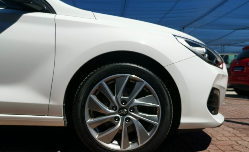 HYUNDAI I30 1.4 T-GDi GO! Plus 34.000km! 2. Tulaj. Szervizkönyv! TEMPOMAT. NAVIGÁCIÓ. KAMERA