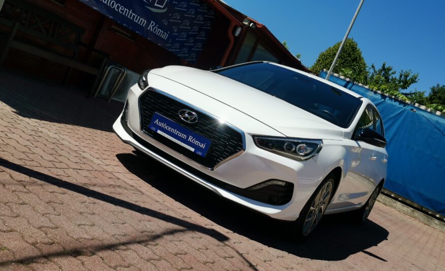 HYUNDAI I30 1.4 T-GDi GO! Plus 34.000km! 2. Tulaj. Szervizkönyv! TEMPOMAT. NAVIGÁCIÓ. KAMERA