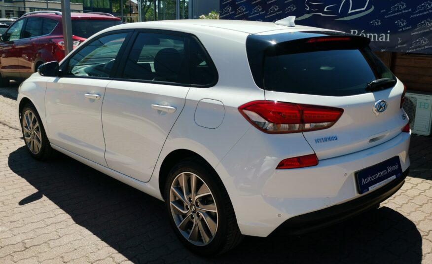 HYUNDAI I30 1.4 T-GDi GO! Plus 34.000km! 2. Tulaj. Szervizkönyv! TEMPOMAT. NAVIGÁCIÓ. KAMERA