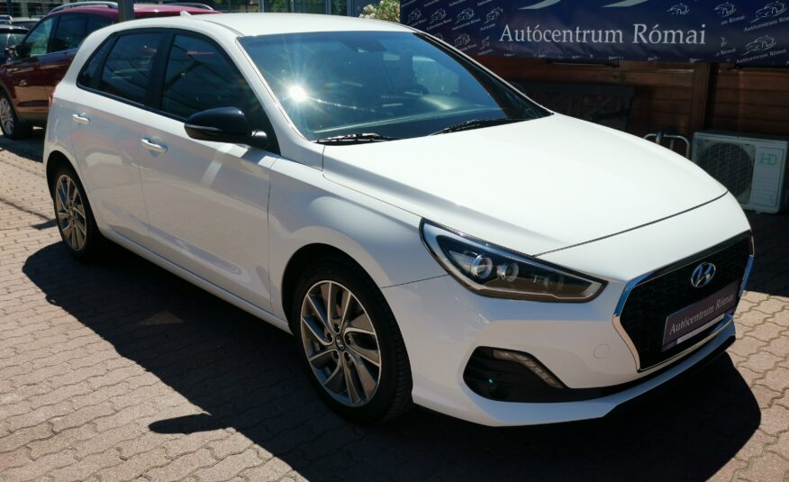 HYUNDAI I30 1.4 T-GDi GO! Plus 34.000km! 2. Tulaj. Szervizkönyv! TEMPOMAT. NAVIGÁCIÓ. KAMERA