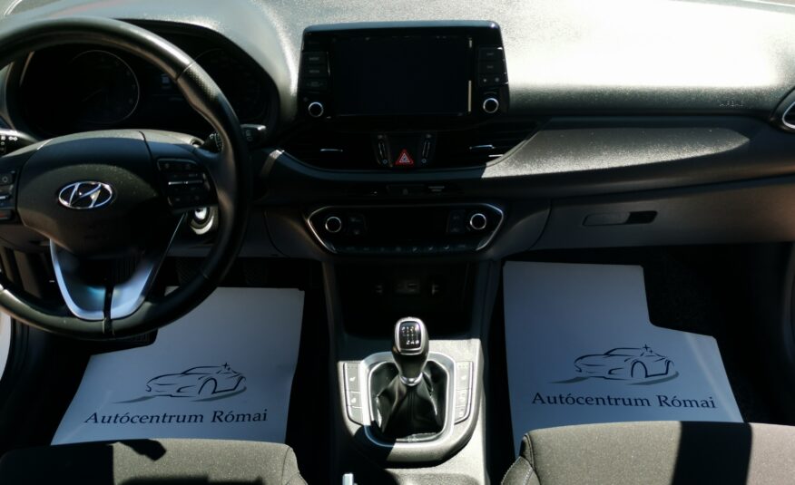 HYUNDAI I30 1.4 T-GDi GO! Plus 34.000km! 2. Tulaj. Szervizkönyv! TEMPOMAT. NAVIGÁCIÓ. KAMERA