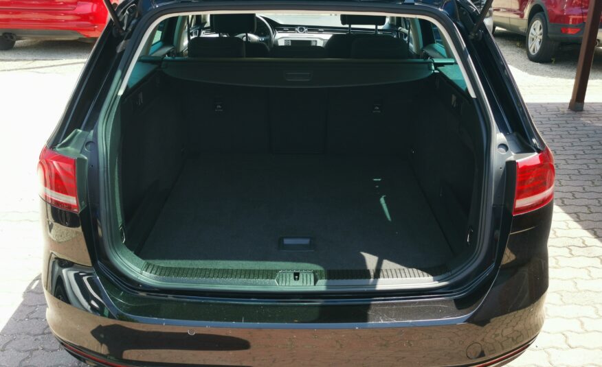 VOLKSWAGEN PASSAT VIII Variant 2.0 TDI BMT Comfortline TEMPOMAT. NAVIGÁCIÓ. ÜLÉSFŰTÉS. PARKRADAR