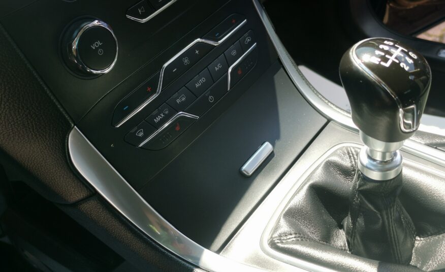 FORD S-MAX 1.5 EcoBoost Titanium MO.-i. 1. Tulaj. Szervizkönyv! FÉLBŐR BELSŐ. TEMPOMAT. NAVIGÁCIÓ