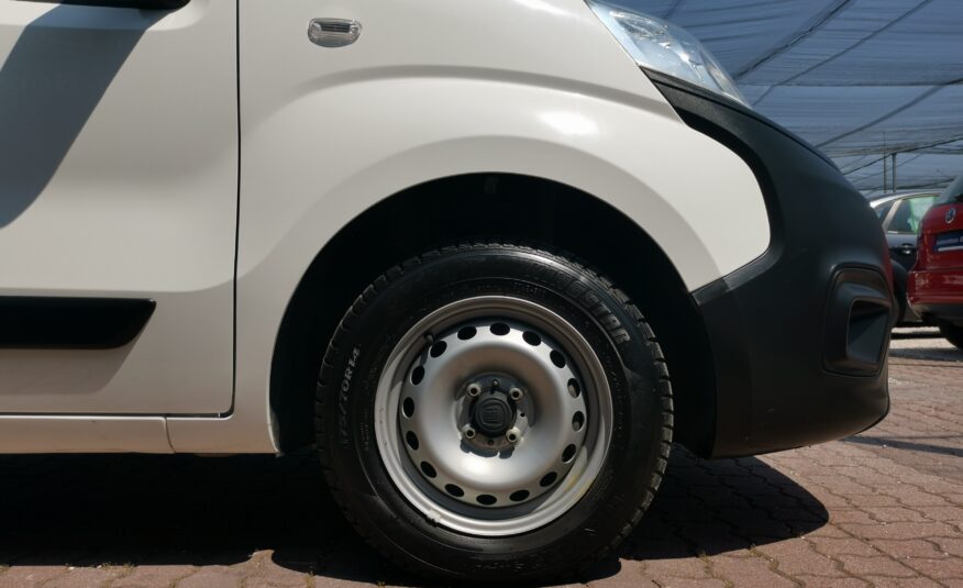FIAT FIORINO 1.3 Mjet E6 35.000km! 1. Tulaj. KLÍMA. ELEKTROMOS ABLAK. TEMPOMAT. KÖDLÁMPA